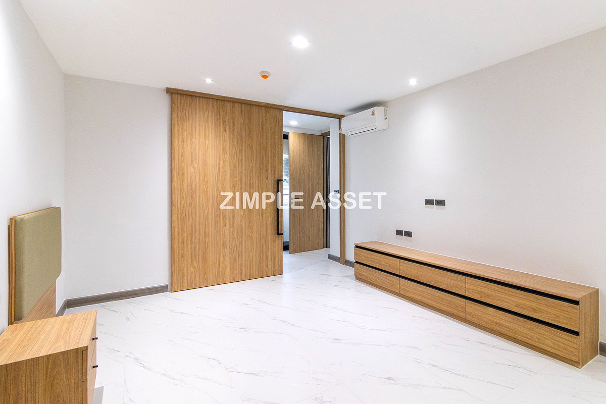 Pictures of Newly Renovated Modern Residence in Sukhumvit 13. Enjoy convenient access to the BTS. Pet Friendly 49/77