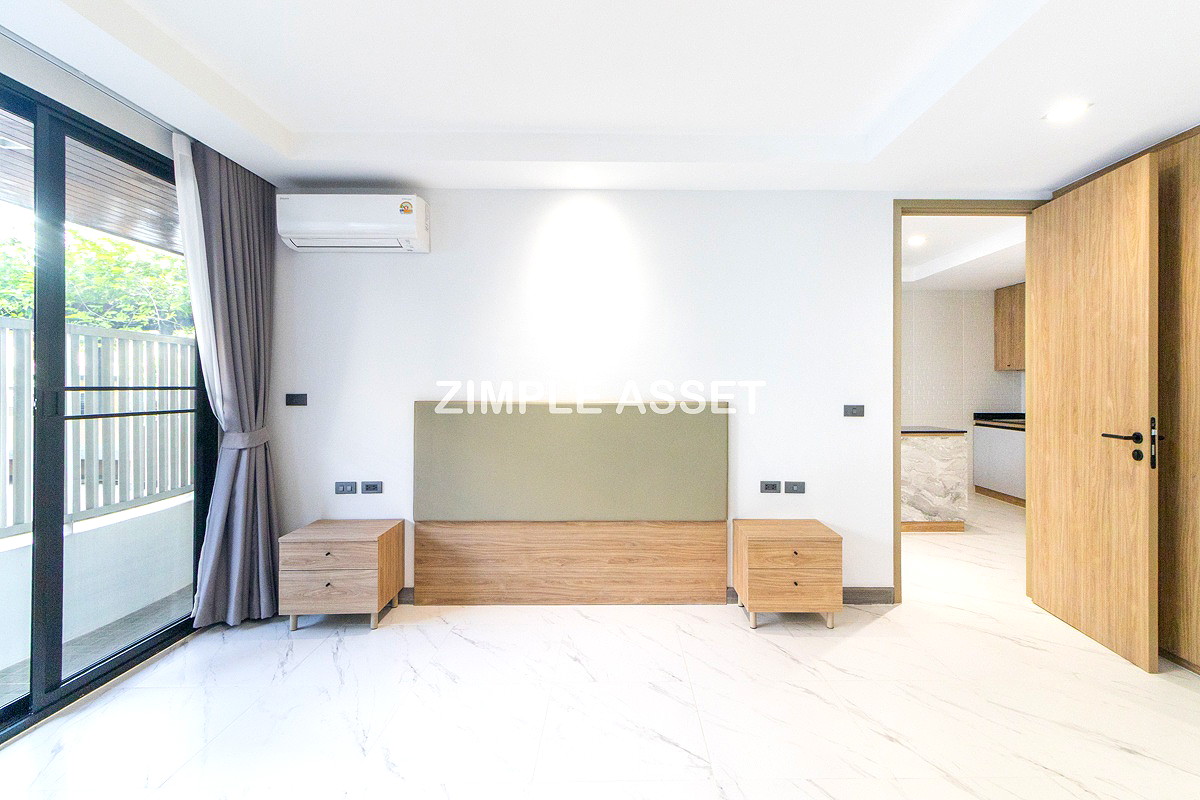 Pictures of Newly Renovated Modern Residence in Sukhumvit 13. Enjoy convenient access to the BTS. Pet Friendly 52/77