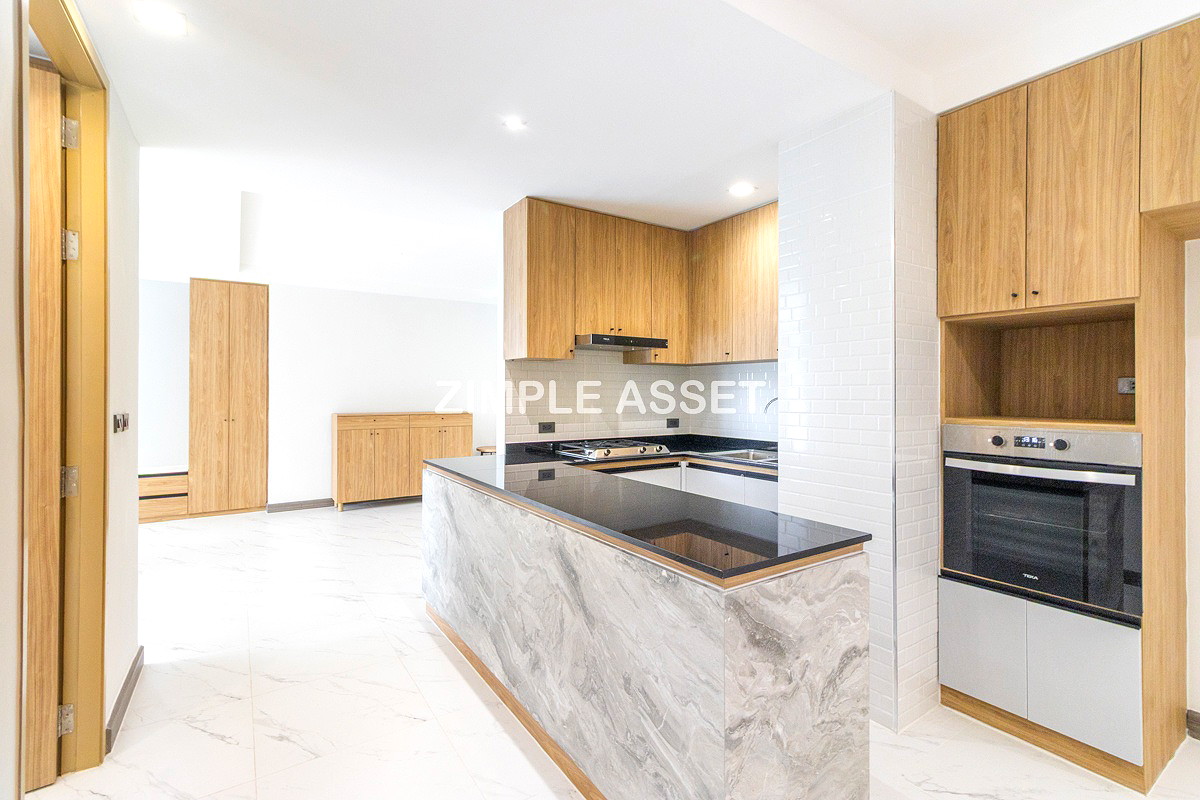 Pictures of Newly Renovated Modern Residence in Sukhumvit 13. Enjoy convenient access to the BTS. Pet Friendly 38/77