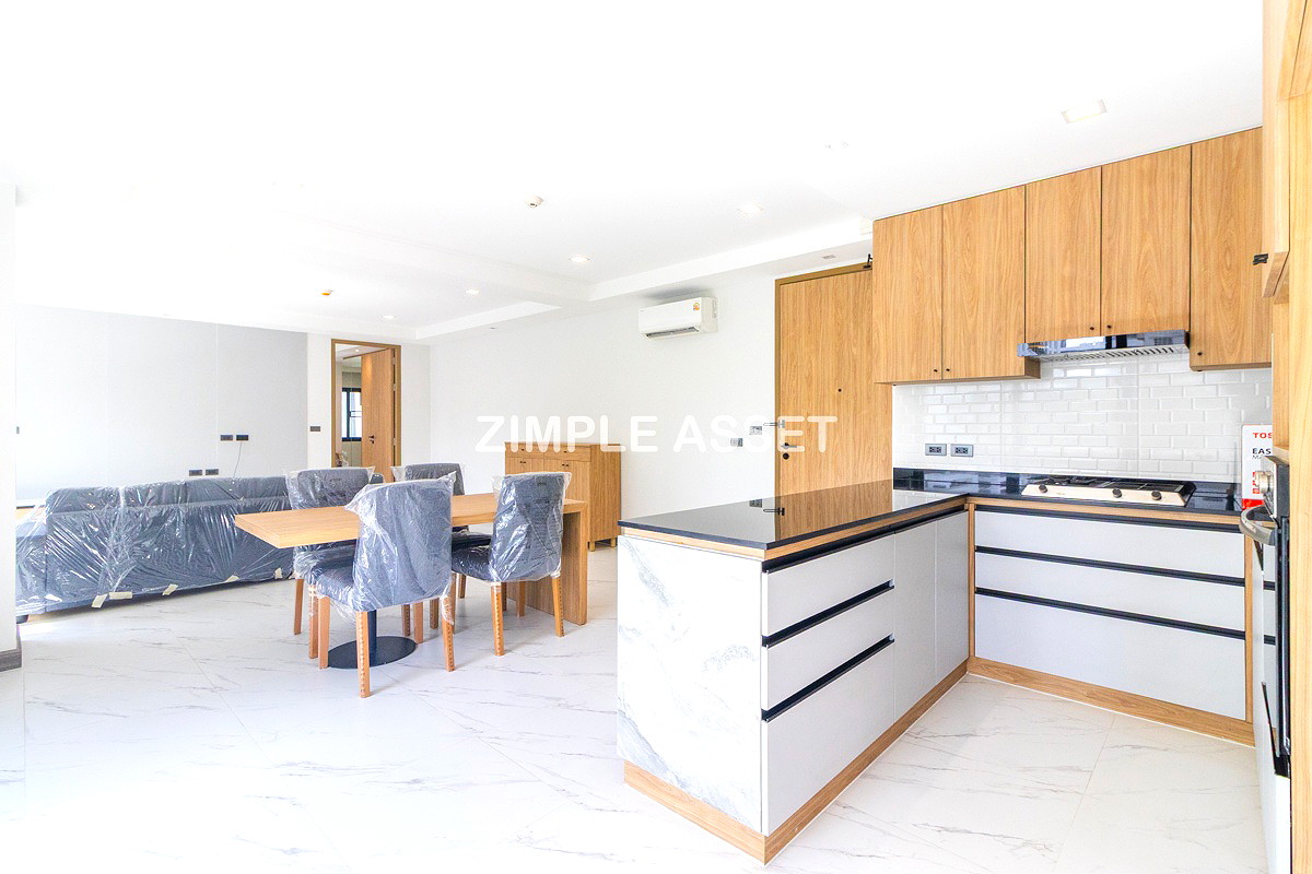 Pictures of Newly Renovated Modern Residence in Sukhumvit 13. Enjoy convenient access to the BTS. Pet Friendly 48/77