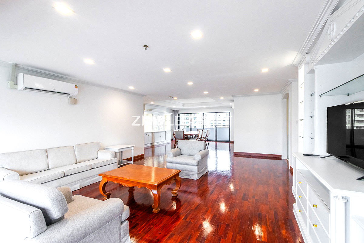 Pictures of Newly Renovated Modern Residence in Sukhumvit 13. Enjoy convenient access to the BTS. Pet Friendly 7/77