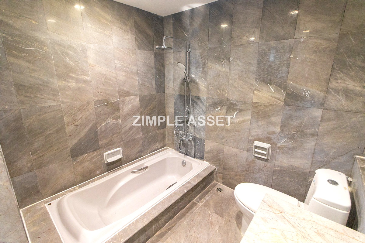 Pictures of Newly Renovated Modern Residence in Sukhumvit 13. Enjoy convenient access to the BTS. Pet Friendly 17/77