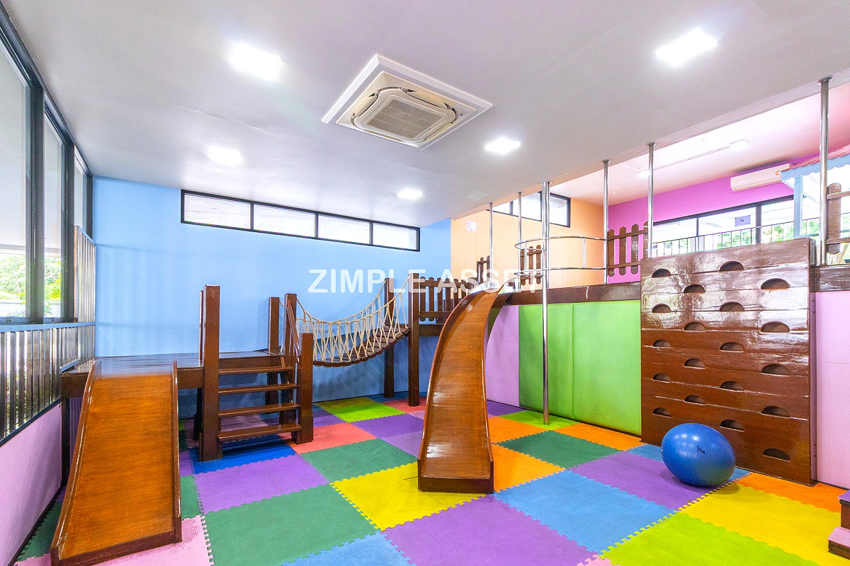 Pictures of Newly Renovated Modern Residence in Sukhumvit 13. Enjoy convenient access to the BTS. Pet Friendly 60/77