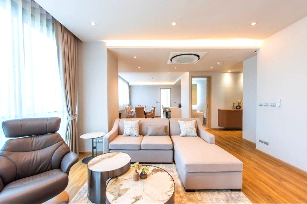 Pictures of Residence in Bearing Rd, Near Satit Phatthan. Modern-style, fully furnished with pool and fitness. 35/49