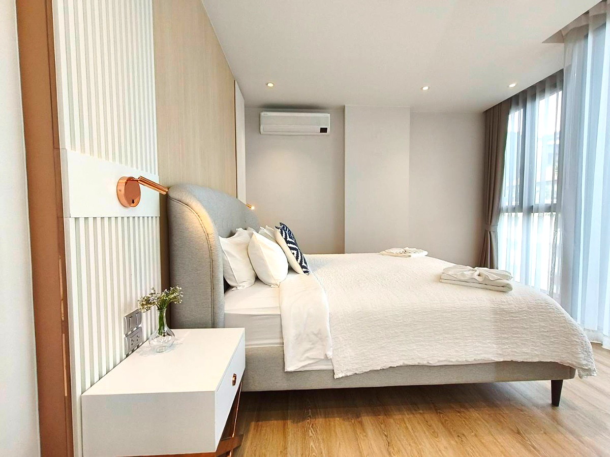 Pictures of Residence in Bearing Rd, Near Satit Phatthan. Modern-style, fully furnished with pool and fitness. 13/49