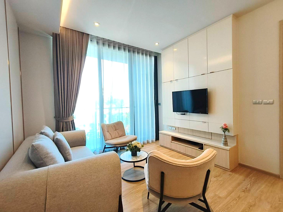 Pictures of Residence in Bearing Rd, Near Satit Phatthan. Modern-style, fully furnished with pool and fitness. 3/49