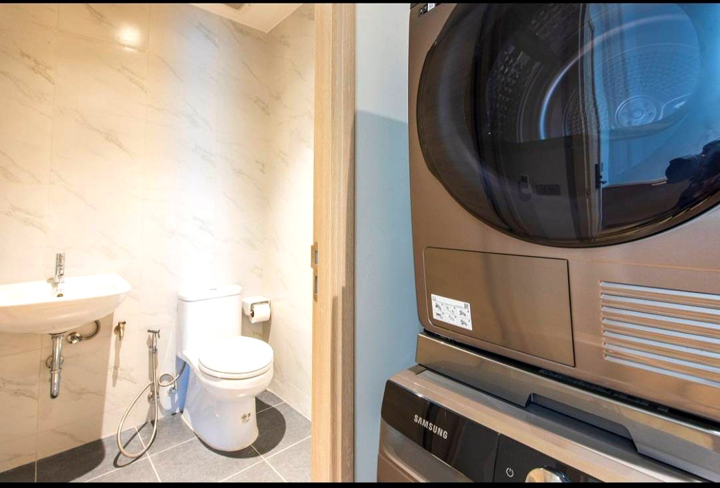 Pictures of Residence in Bearing Rd, Near Satit Phatthan. Modern-style, fully furnished with pool and fitness. 40/49