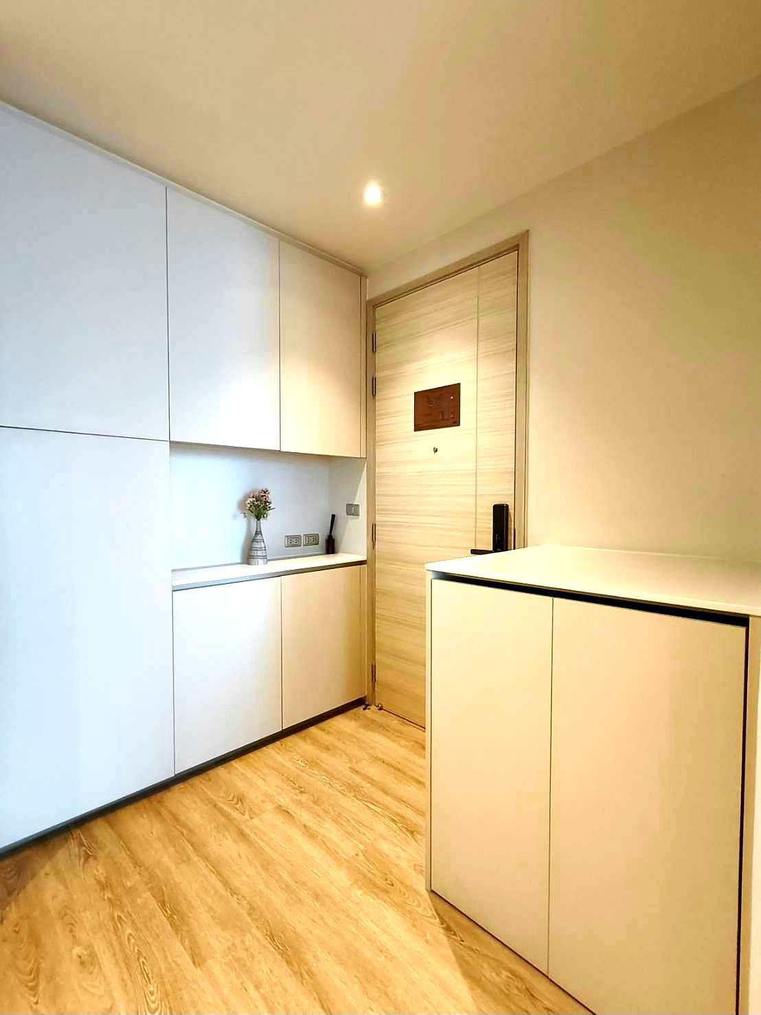 Pictures of Residence in Bearing Rd, Near Satit Phatthan. Modern-style, fully furnished with pool and fitness. 22/49