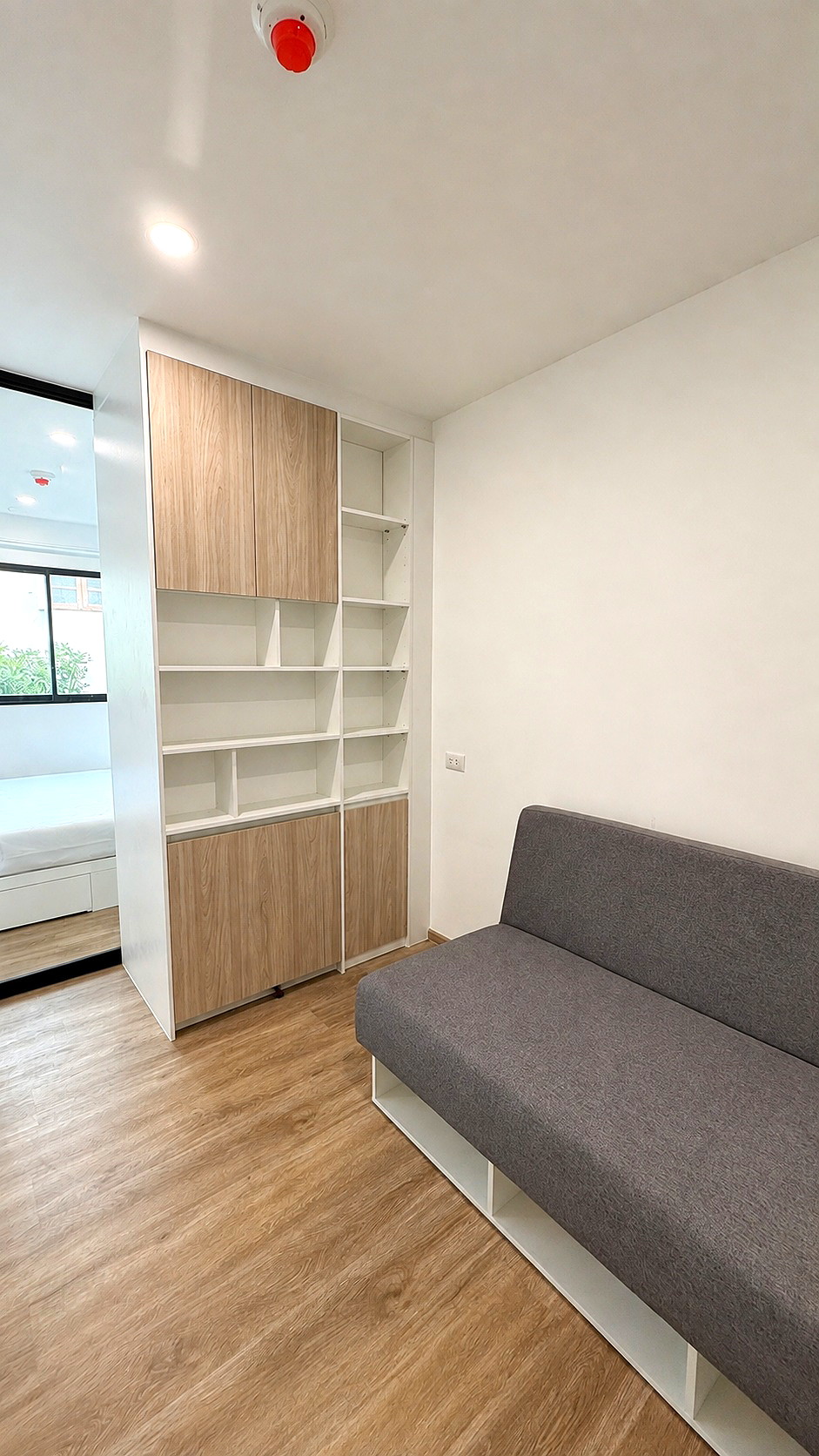Pictures of Newly furnished room, conveniently located near BTS & MRT Samrong Station  just one stop to Siam.  13/15
